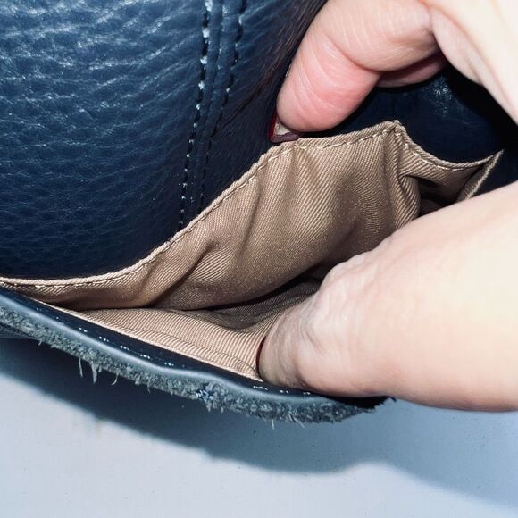 The Sak Navy Leather Shoulder Bag - Picture 6 of 15